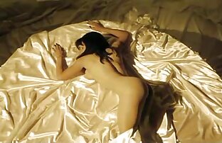 Ado gothique bigtitted posant extrait sex video gratuit et facialized