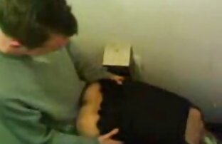 Hunk frappe video nue gratuit une chienne noire pendant qu'elle enfonce un gode dans la chatte d'ébène